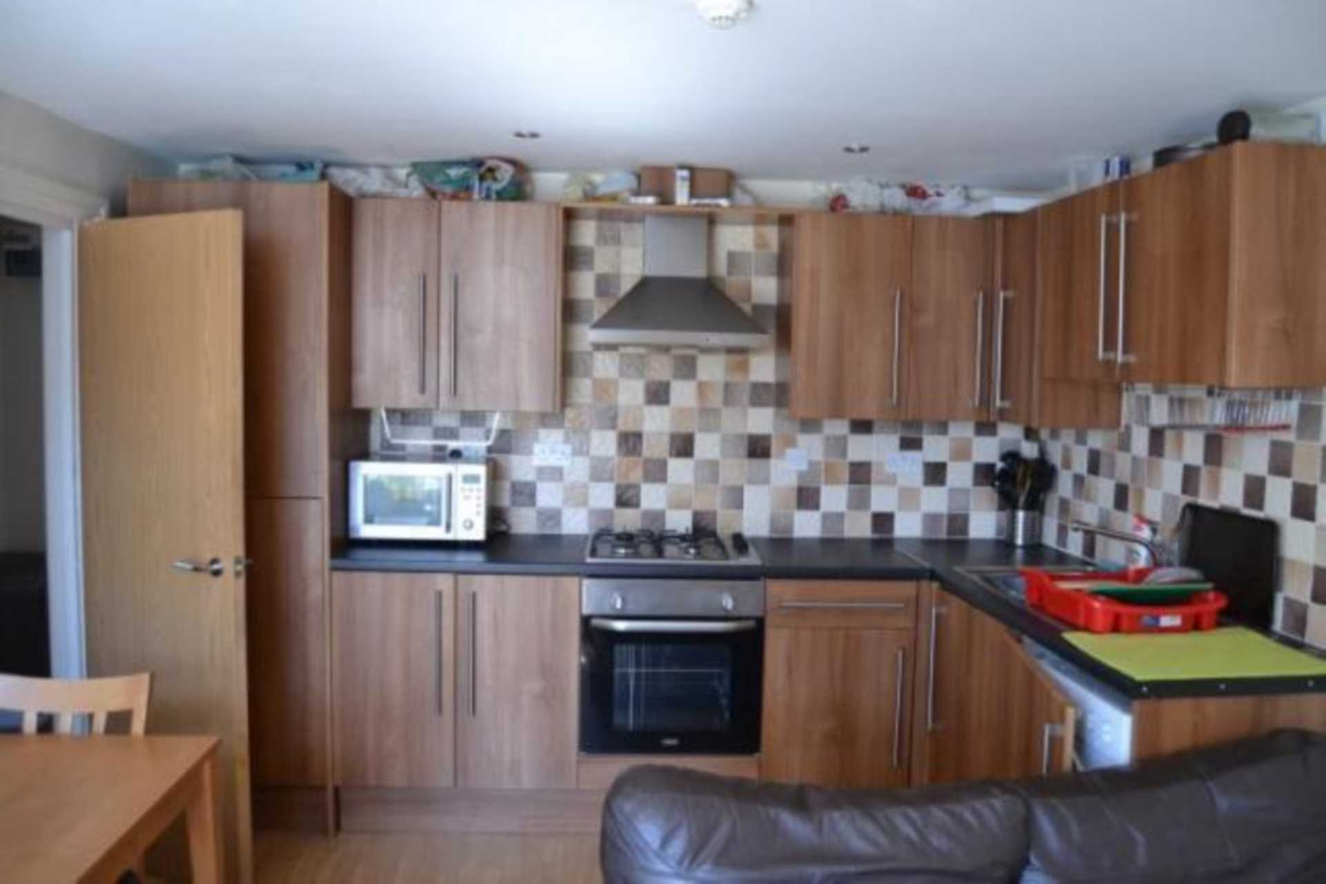 Woodville Road, Cardiff, Image 9