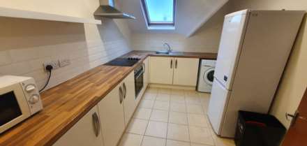 2 Bedroom Flat, Newport Road, Cardiff