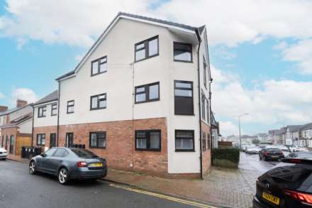 Broadway, Cardiff, Image 17