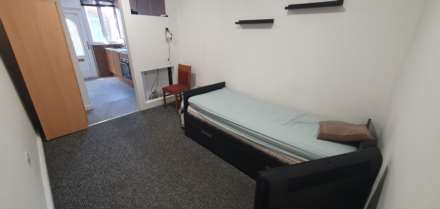 City Road, Cardiff, Image 1