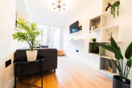 Room 6, Emerald Street, Splott, Image 10