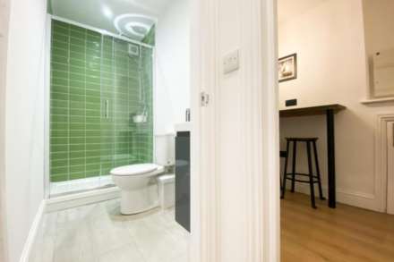 Room 6, Emerald Street, Splott, Image 3