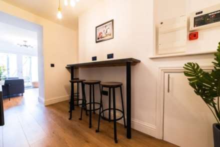 Room 6, Emerald Street, Splott, Image 7