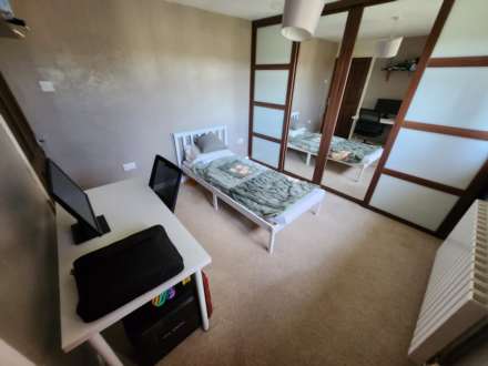 Mountbatten Close, Heath, Image 13