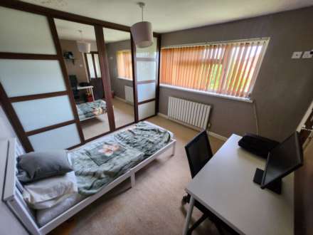 Mountbatten Close, Heath, Image 14