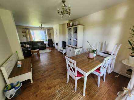 Mountbatten Close, Heath, Image 5