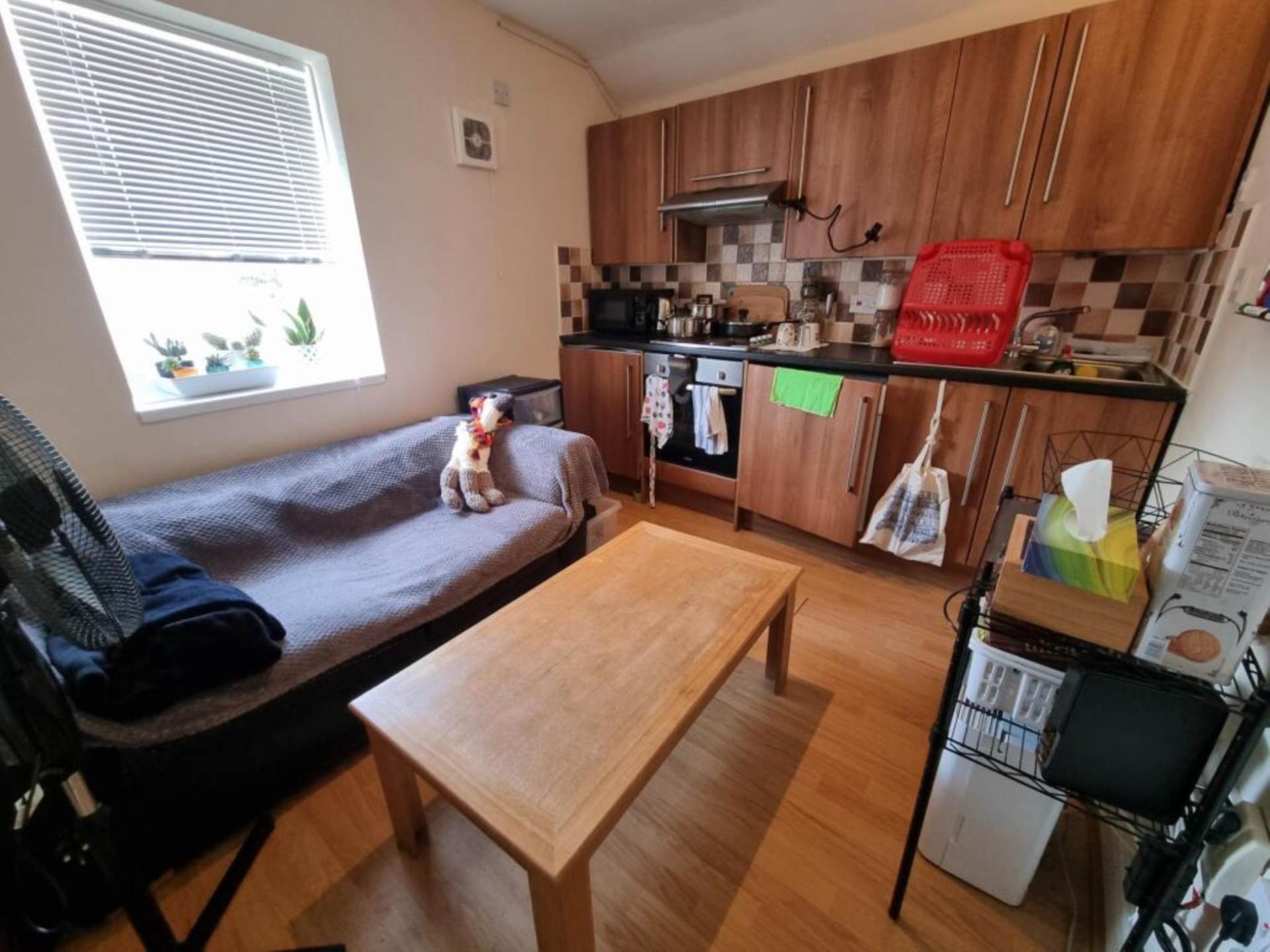 Woodville Road, Cardiff, Image 7