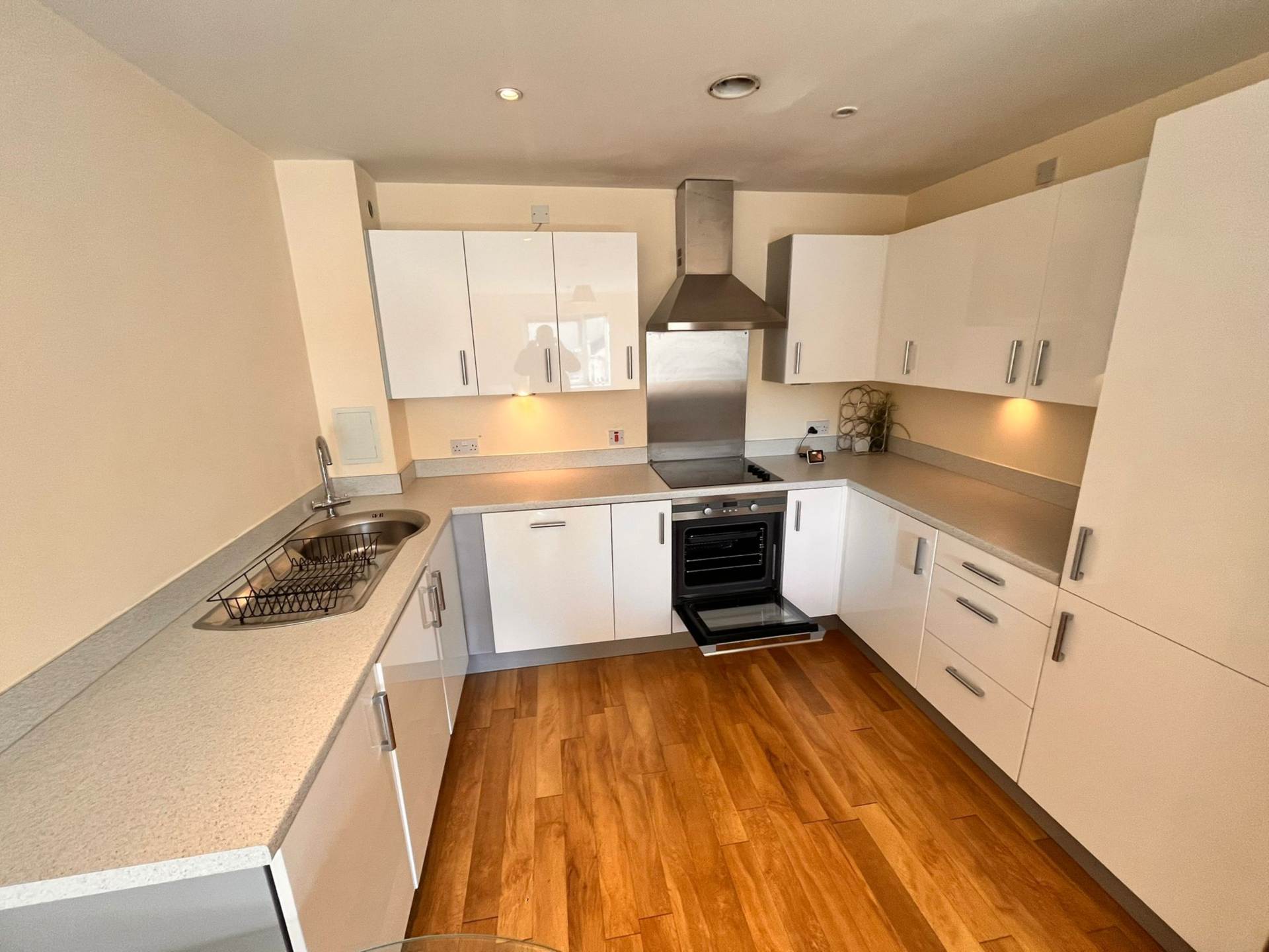 Quayside, Cardiff Bay, Image 2