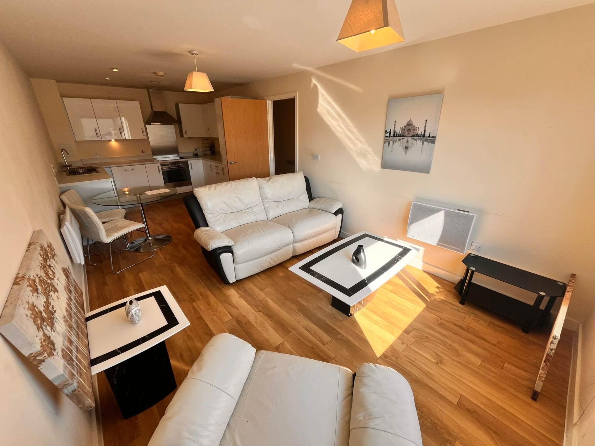 Quayside, Cardiff Bay, Image 3