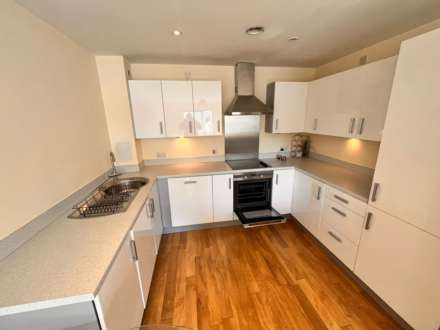 Quayside, Cardiff Bay, Image 2