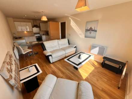 Quayside, Cardiff Bay, Image 3