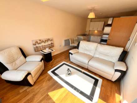 Quayside, Cardiff Bay, Image 4