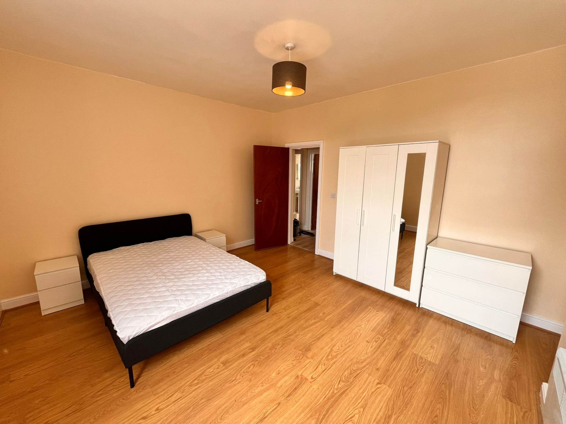 Newport Rd, Cardiff, Image 6