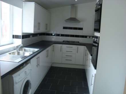 ALL BILLS INCLUDED - Great Western Street, Rusholme just a short walk from Oxford Road & Universities, Image 2