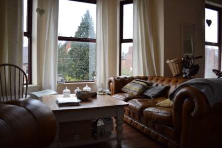 1 Bedroom Apartment, Old Lansdowne Road, West Didsbury and seconds away from Didsbury Village Tram