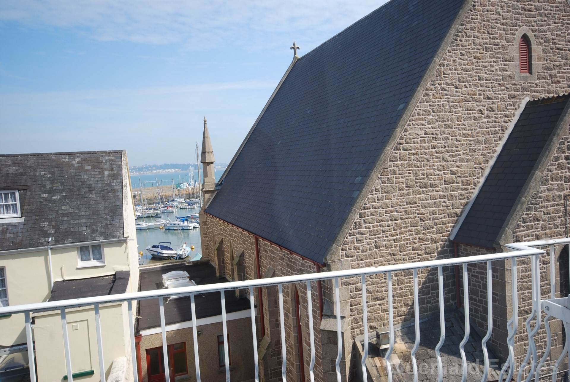Le Quai Bisson, Le Boulevard, St Aubin, Image 13