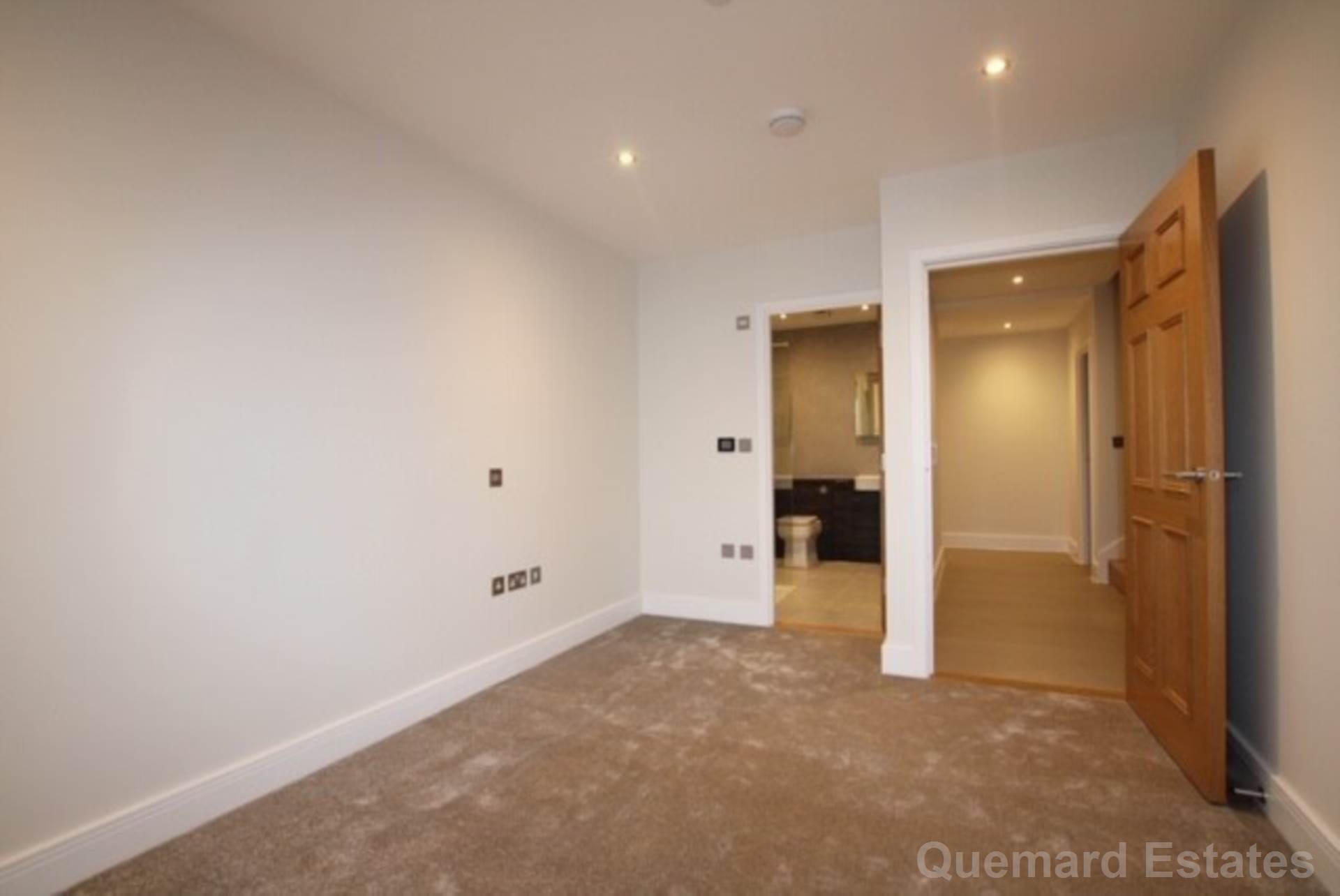 The High Street. St Aubin, Image 10