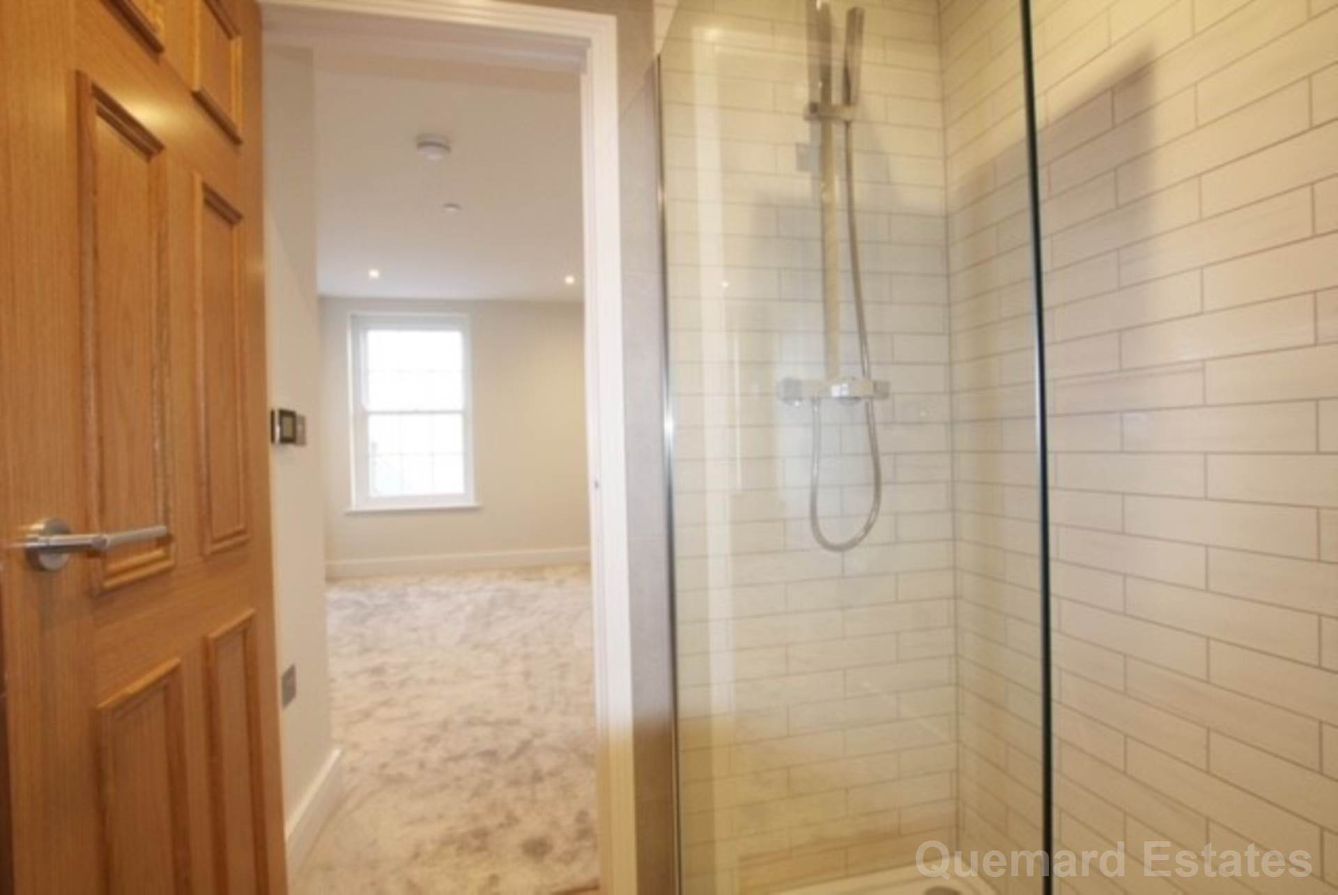 The High Street. St Aubin, Image 12