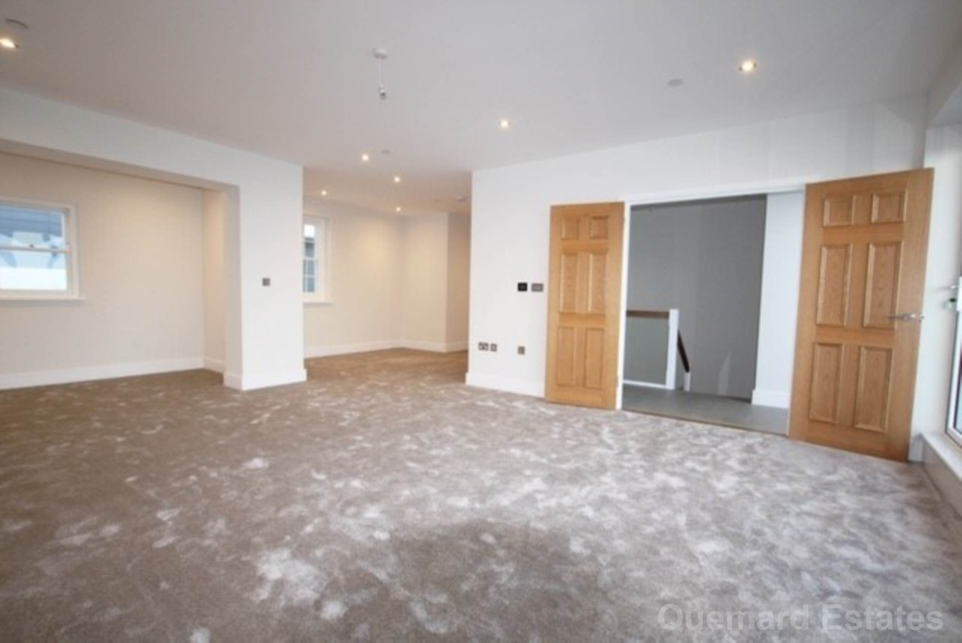 The High Street. St Aubin, Image 15