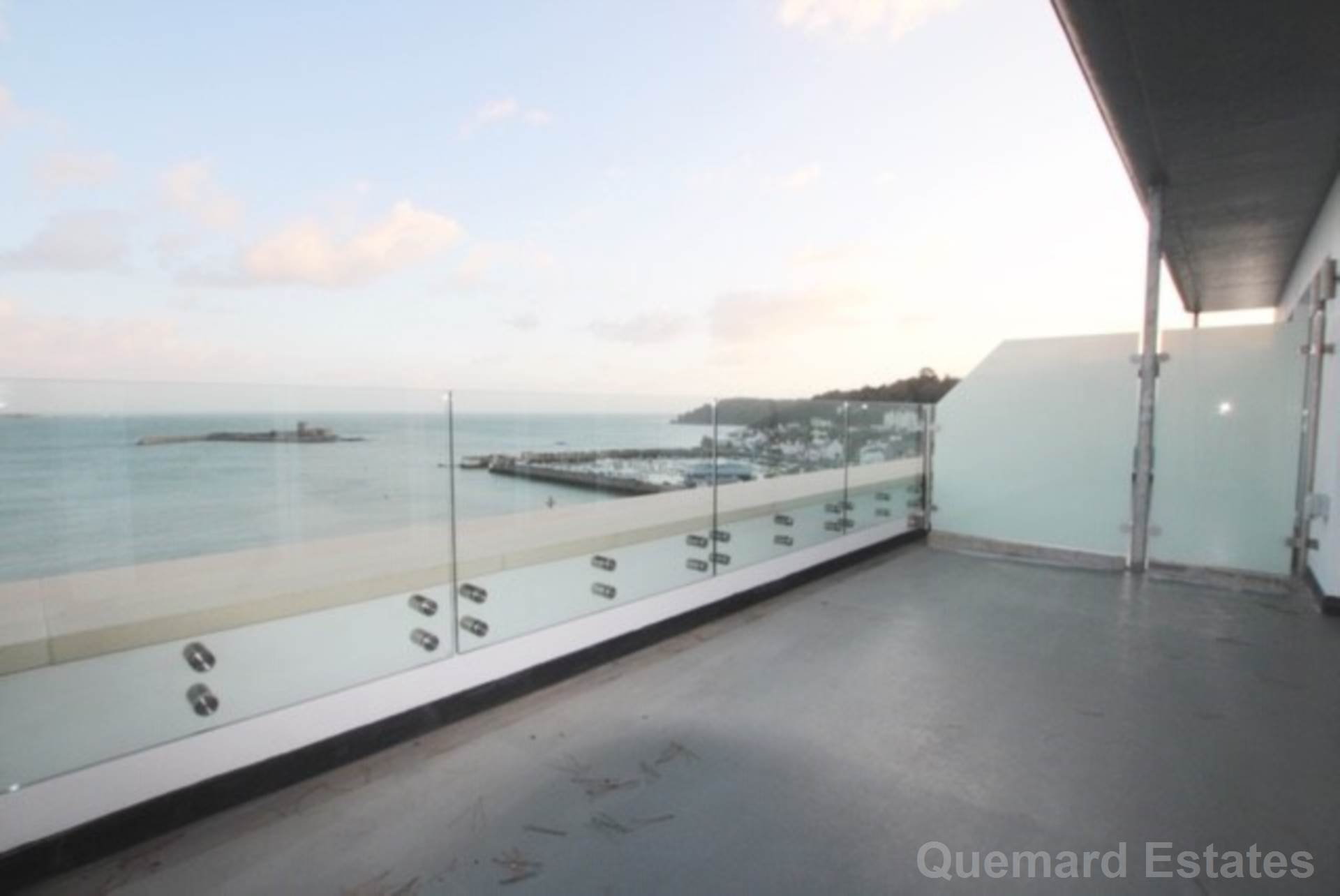 The High Street. St Aubin, Image 17