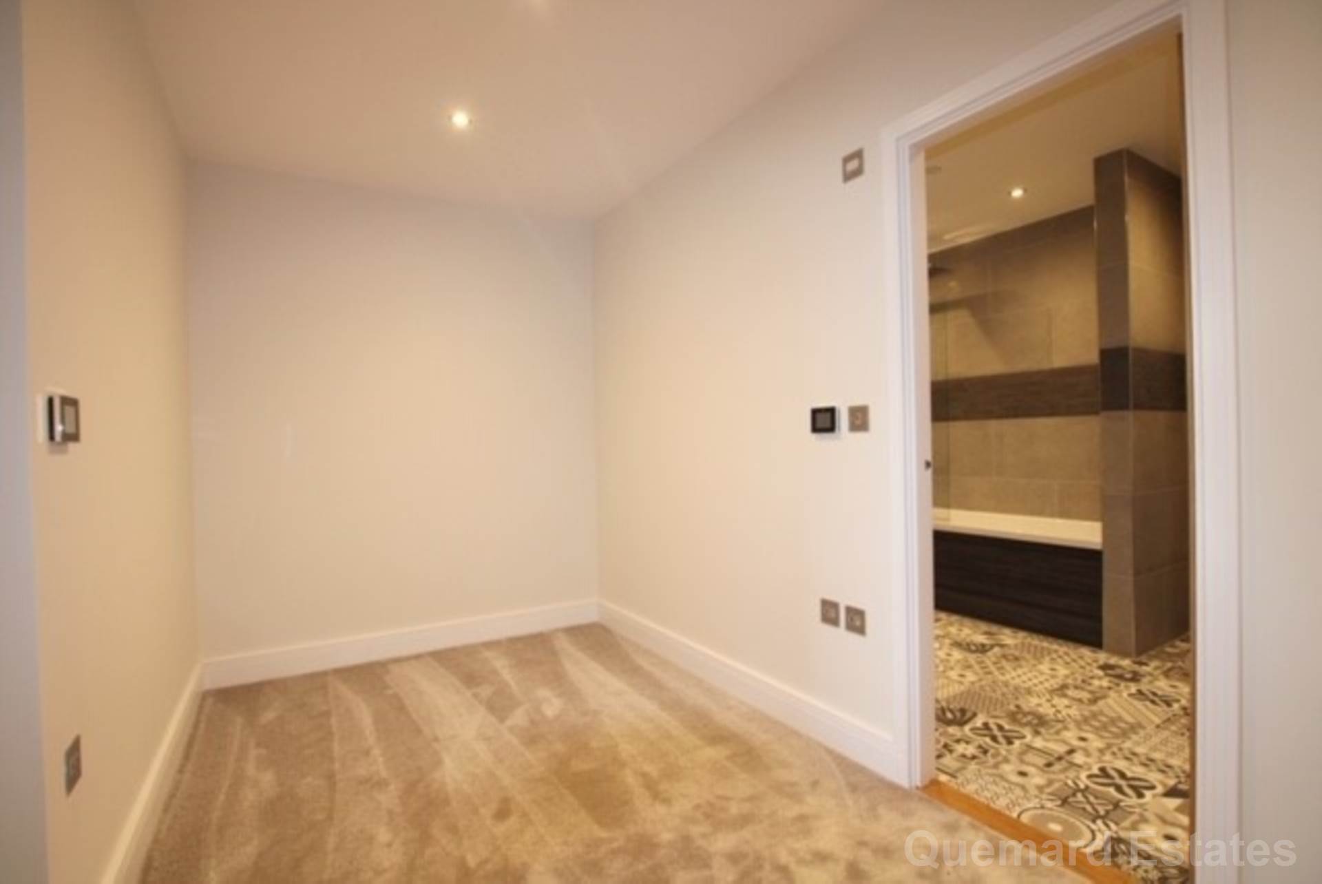 The High Street. St Aubin, Image 3