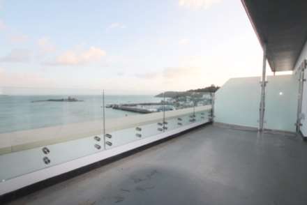 The High Street. St Aubin, Image 17