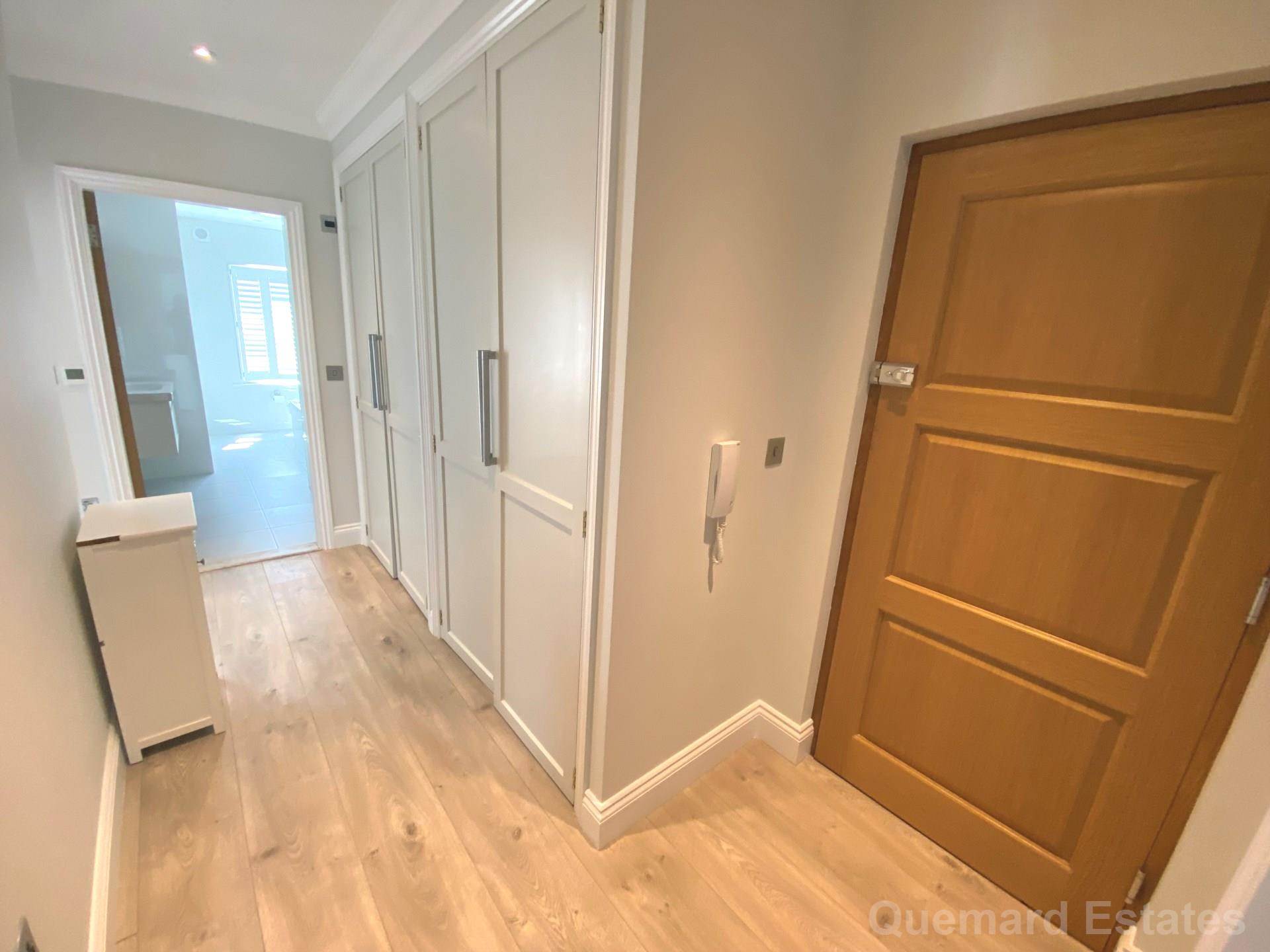 La Rue D'Aval, Grouville, Image 7