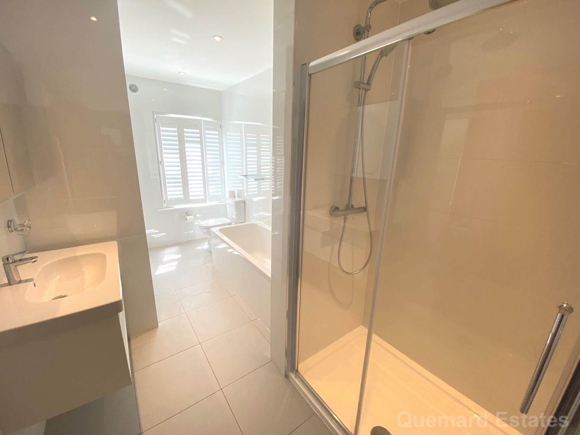 La Rue D'Aval, Grouville, Image 8