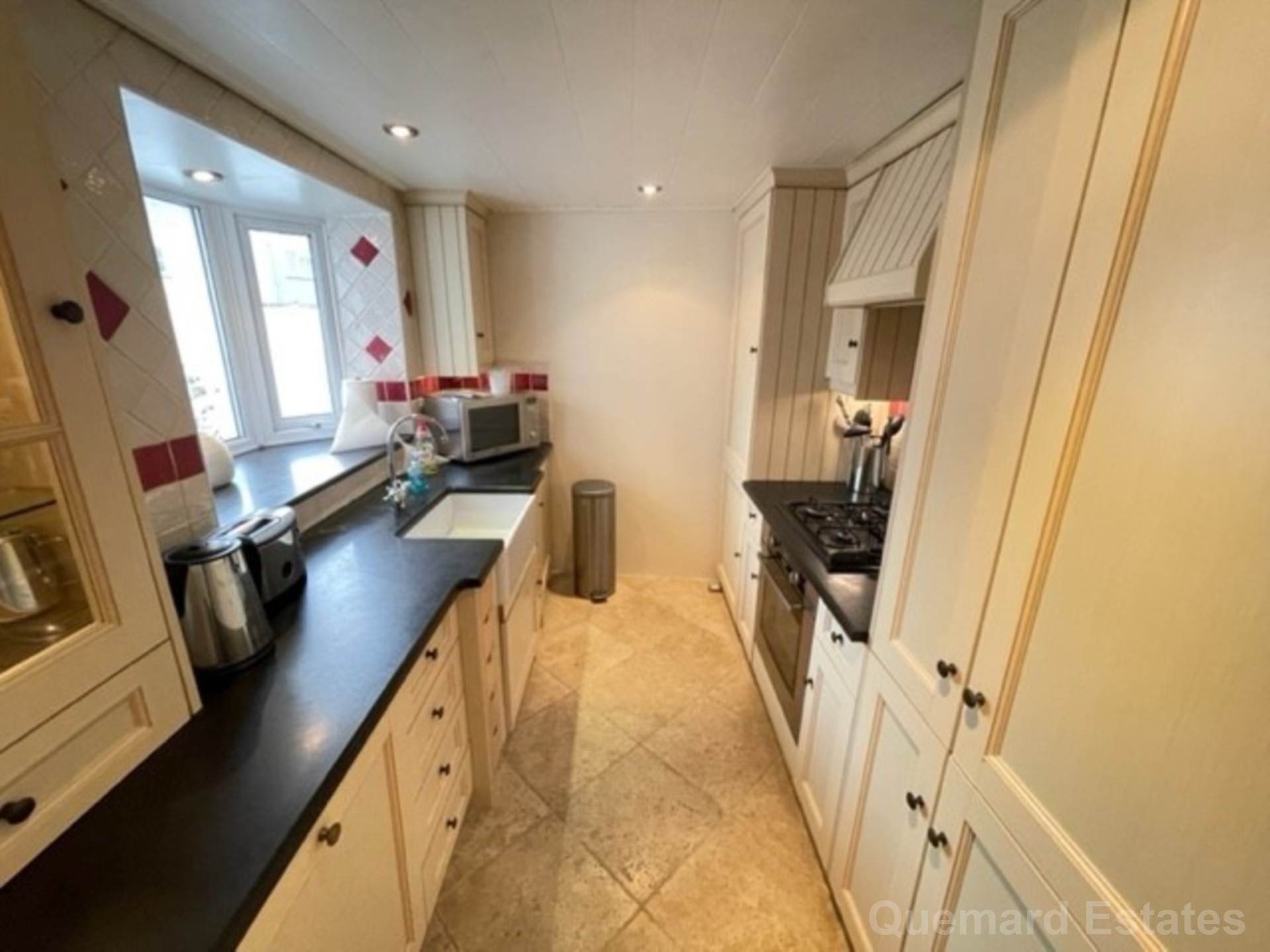 Bramble Cottage, Image 14