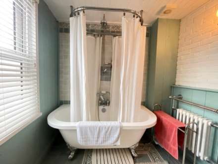 Bramble Cottage, Image 5