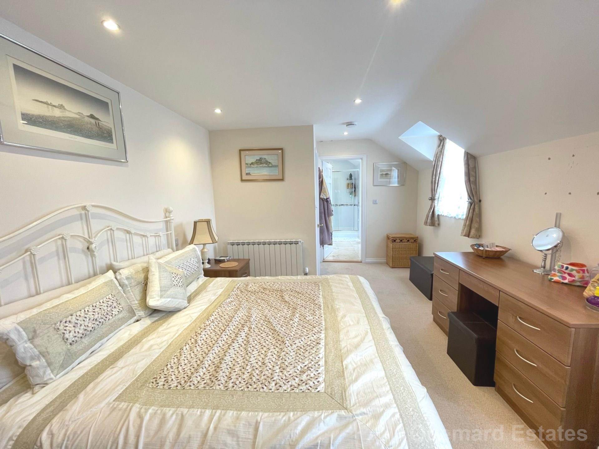 Gorey Village, Grouville, Image 15