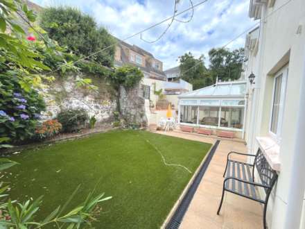 Gorey Village, Grouville, Image 2