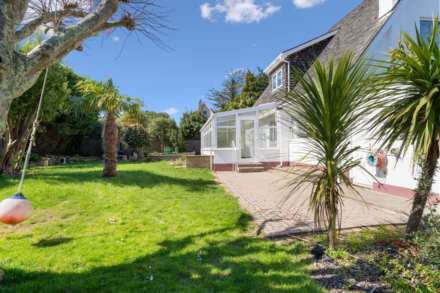 Dene Close, La Route De Genets, Image 12
