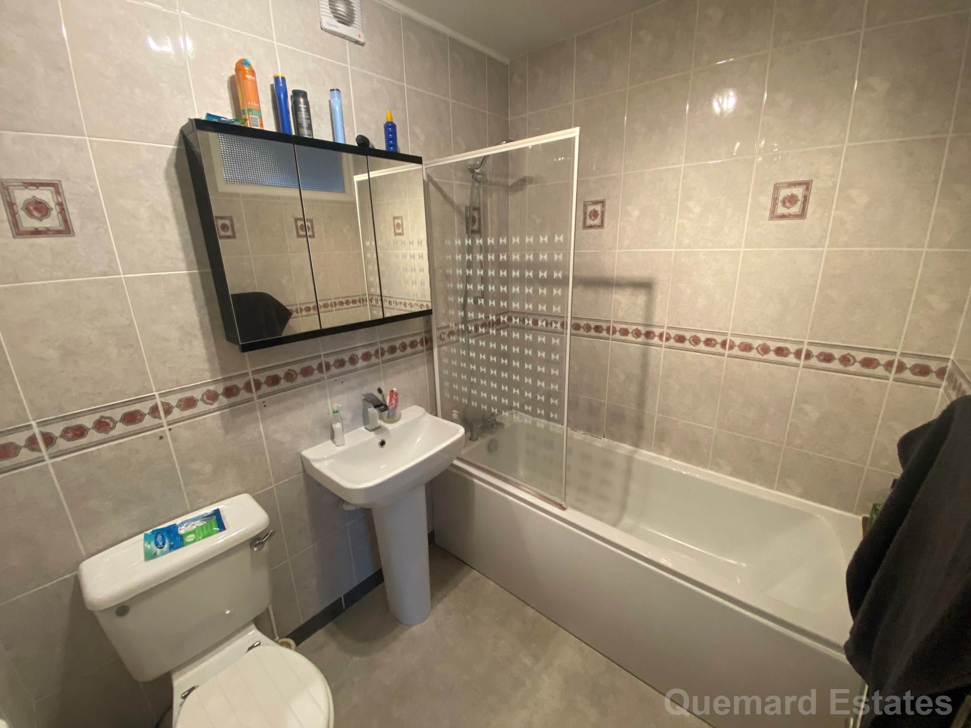 La Rue Des Chenes, St Helier, Image 7