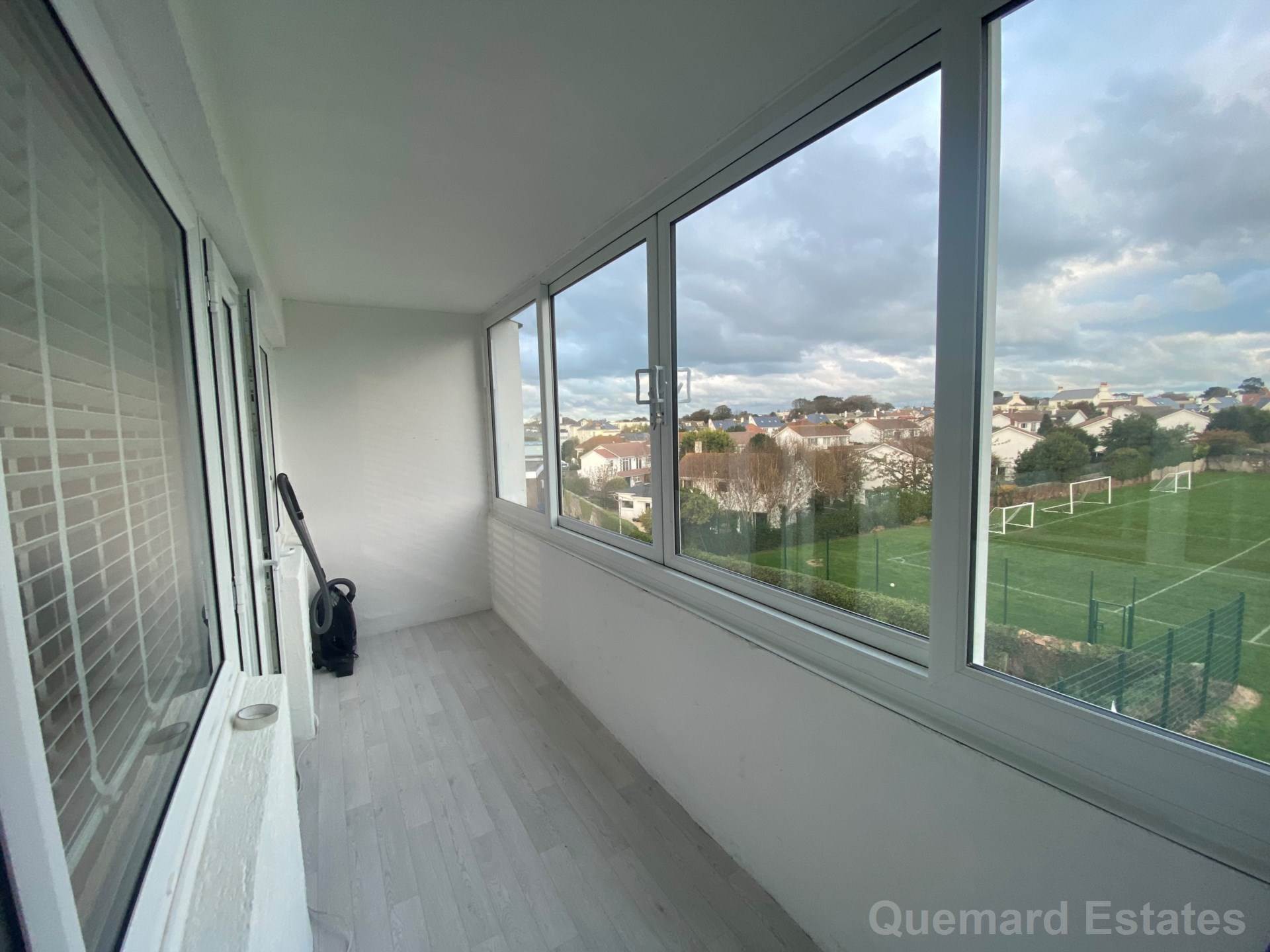 La Rue Des Chenes, St Helier, Image 8