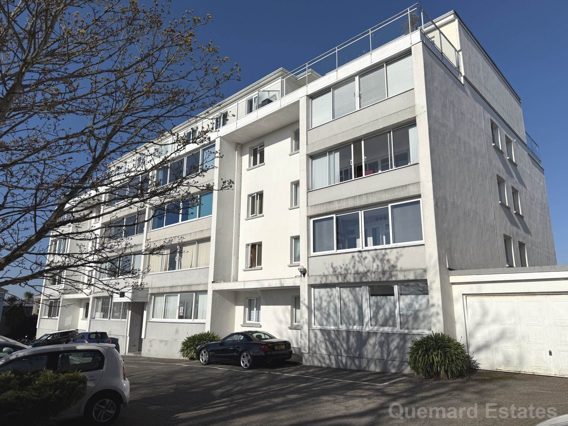 La Rue Des Chenes, St Helier, Image 1