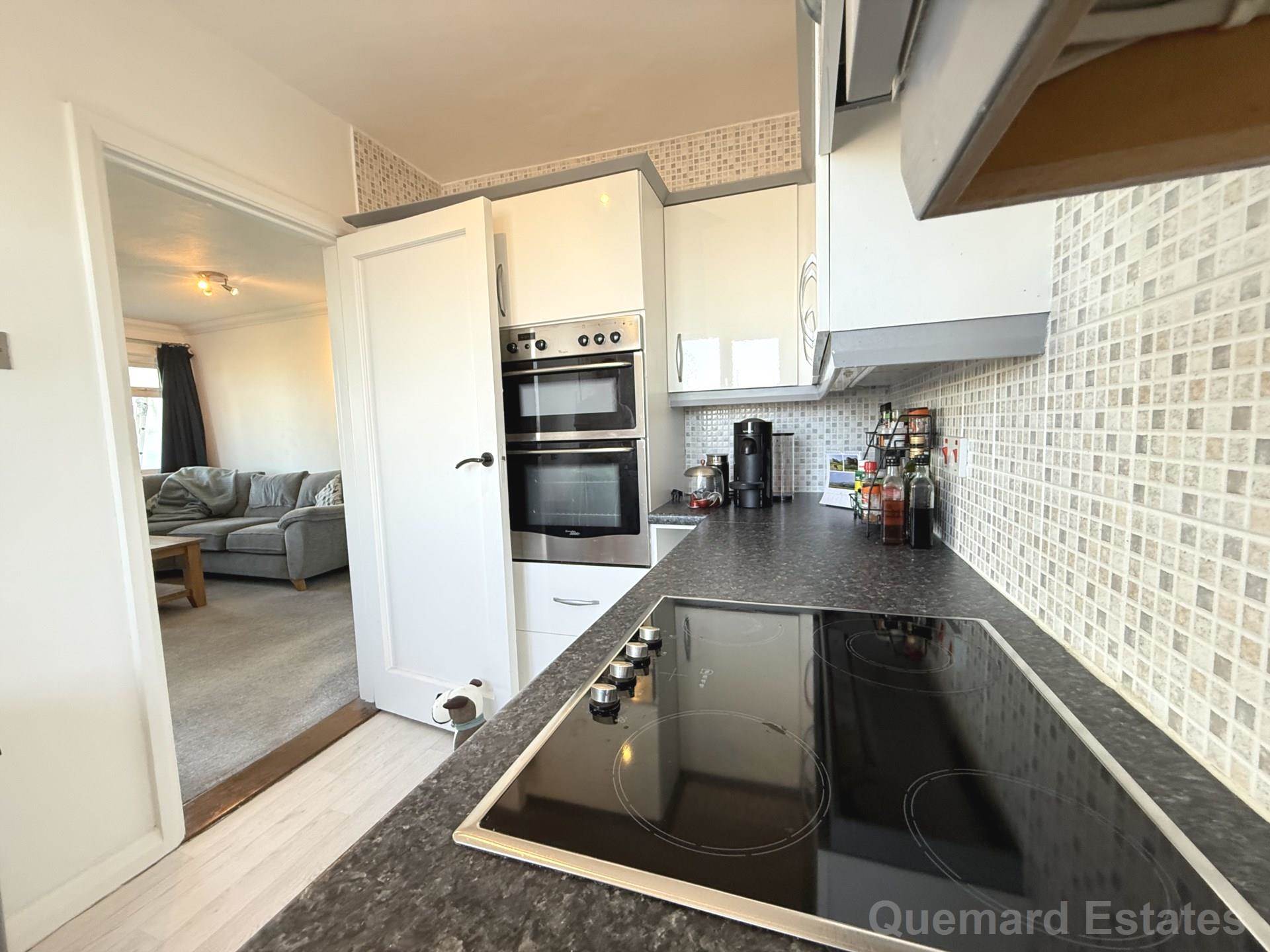 La Rue Des Chenes, St Helier, Image 4