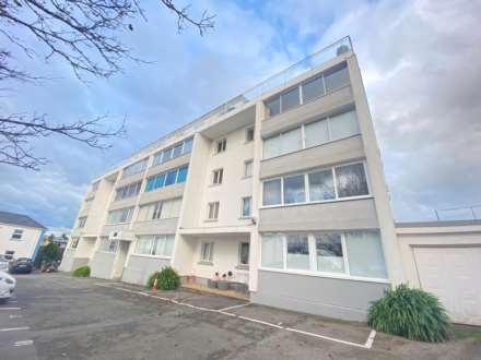 La Rue Des Chenes, St Helier, Image 10
