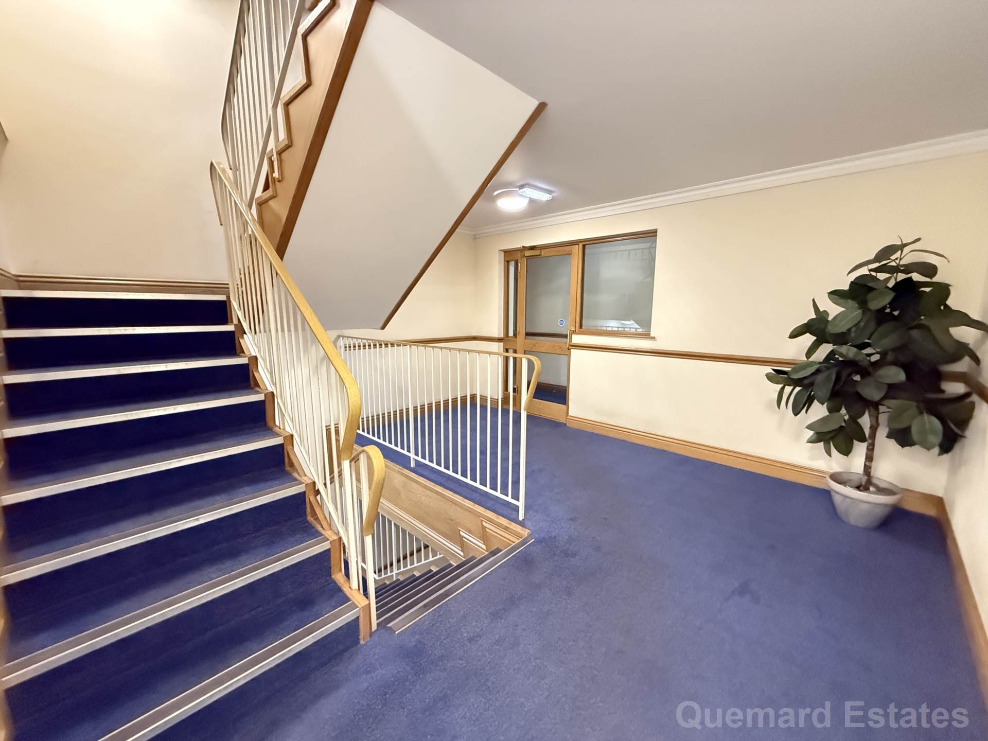 Bel Air Apartments, La Rue De Trachy, Image 2