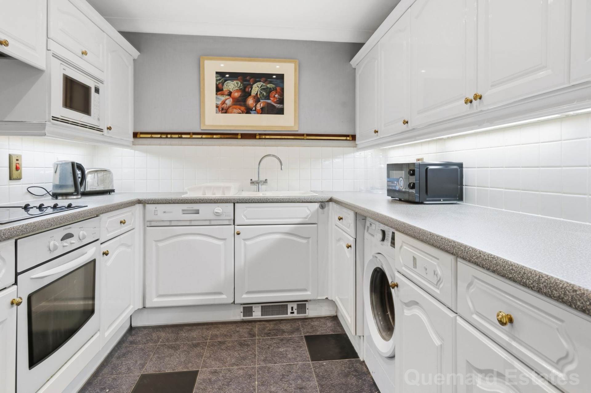 Victoria House, Park Heights, St Johns Road, Image 4