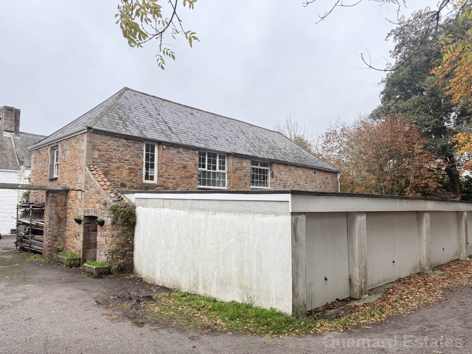 La Rue De La Godillerie, Trinity, Image 1