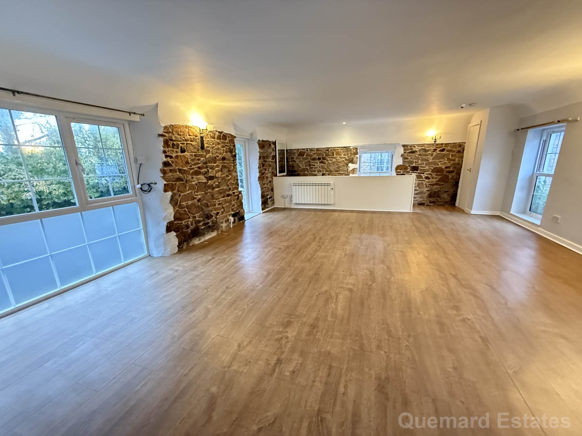 La Rue De La Godillerie, Trinity, Image 11