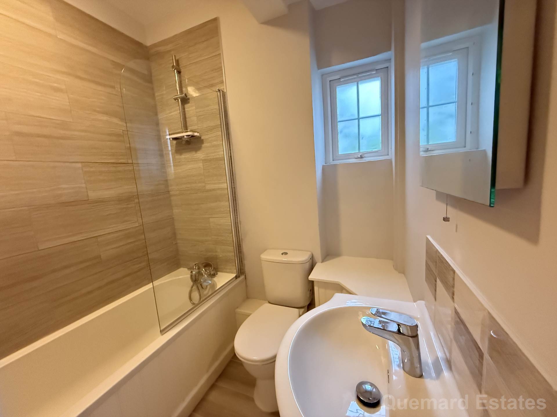 La Rue De La Godillerie, Trinity, Image 5