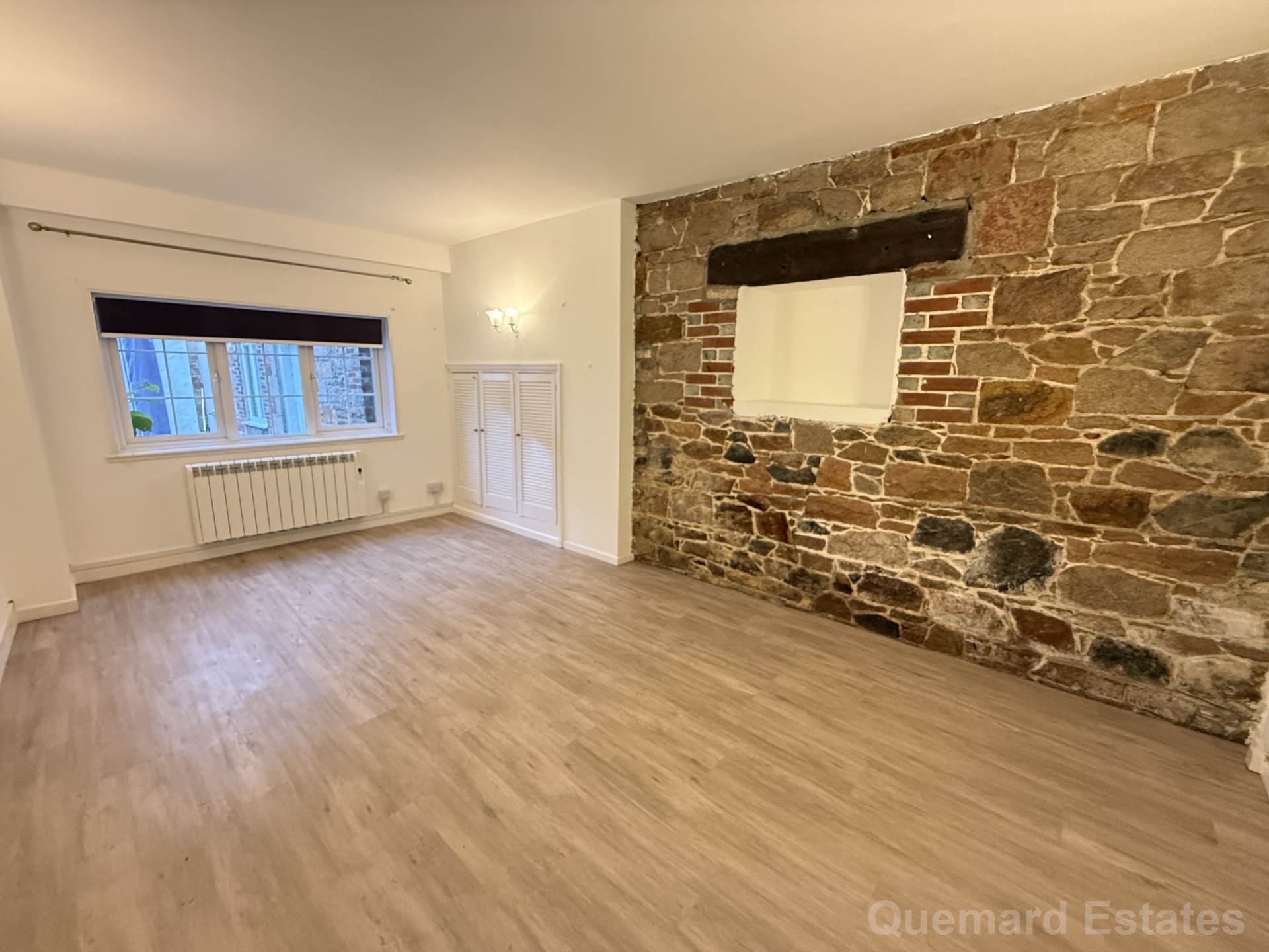 La Rue De La Godillerie, Trinity, Image 7