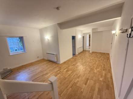 La Rue De La Godillerie, Trinity, Image 3