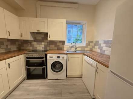 La Rue De La Godillerie, Trinity, Image 4