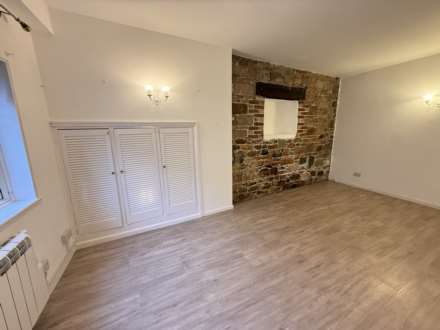 La Rue De La Godillerie, Trinity, Image 6