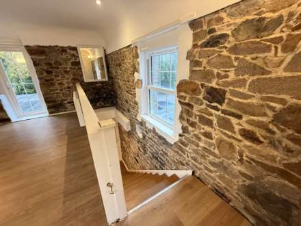 La Rue De La Godillerie, Trinity, Image 9