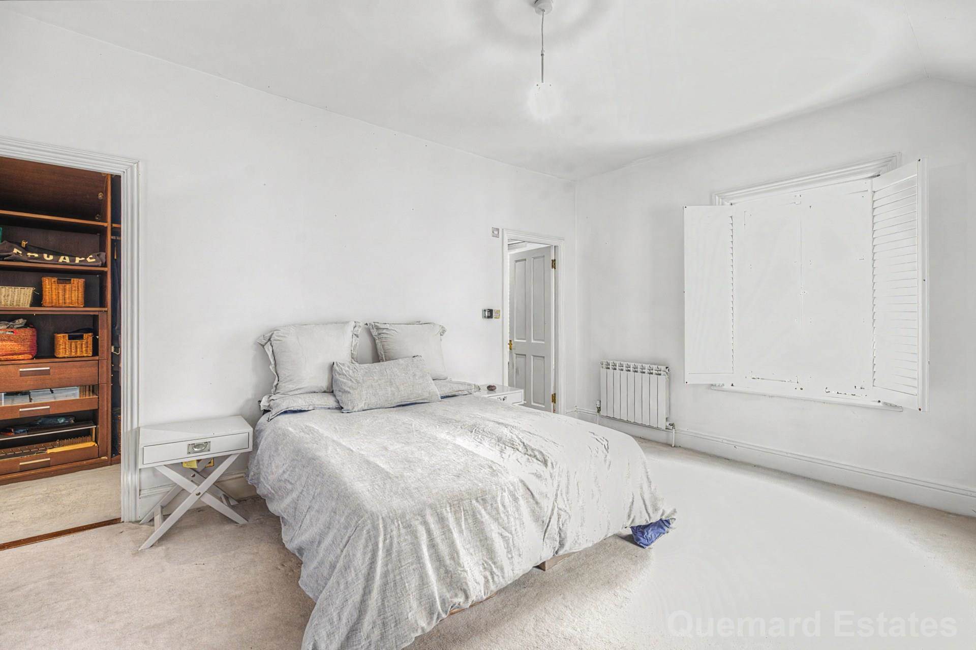 St Saviours Road, St Saviour, Image 15