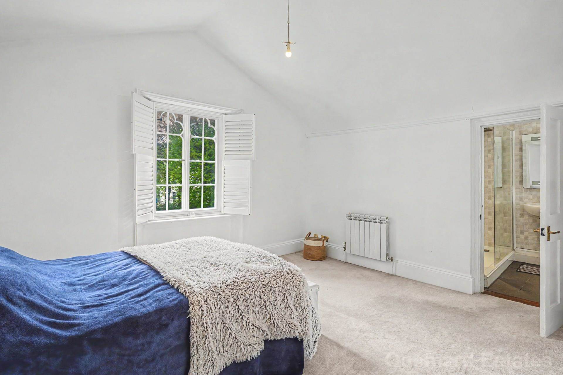 St Saviours Road, St Saviour, Image 17